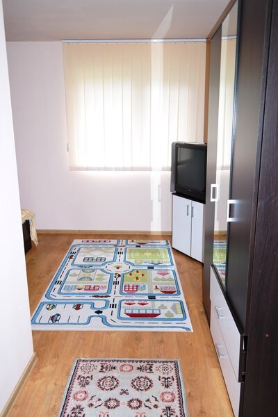 Slanic, casa de vacanta, mica pensiune, P+1E, an 2014