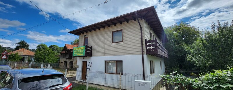 Slanic, casa de vacanta, mica pensiune, P+1E, an 2014