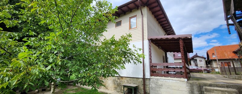 Slanic, casa de vacanta, mica pensiune, P+1E, an 2014